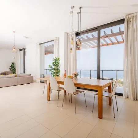 Villa Touch The Sky In San Eugenio *